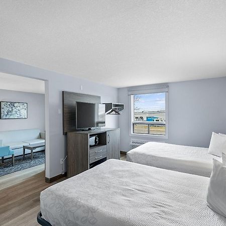 Emerald Hotel & Suites Calgary Airport Extérieur photo