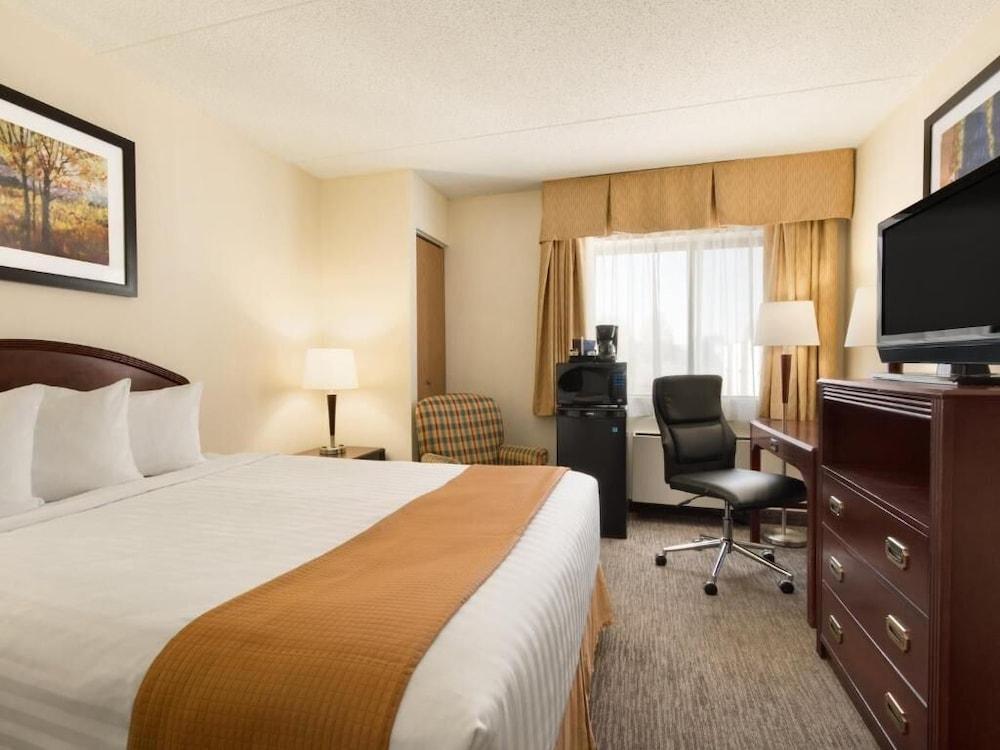Emerald Hotel & Suites Calgary Airport Extérieur photo