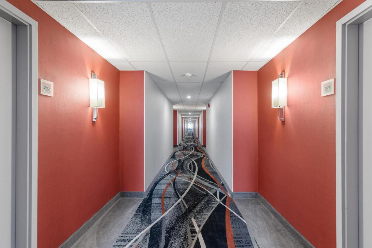 Emerald Hotel & Suites Calgary Airport Extérieur photo