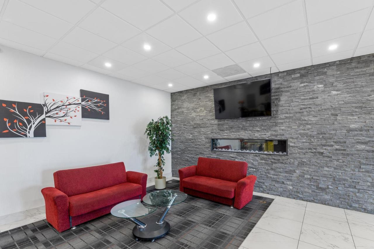 Emerald Hotel & Suites Calgary Airport Extérieur photo