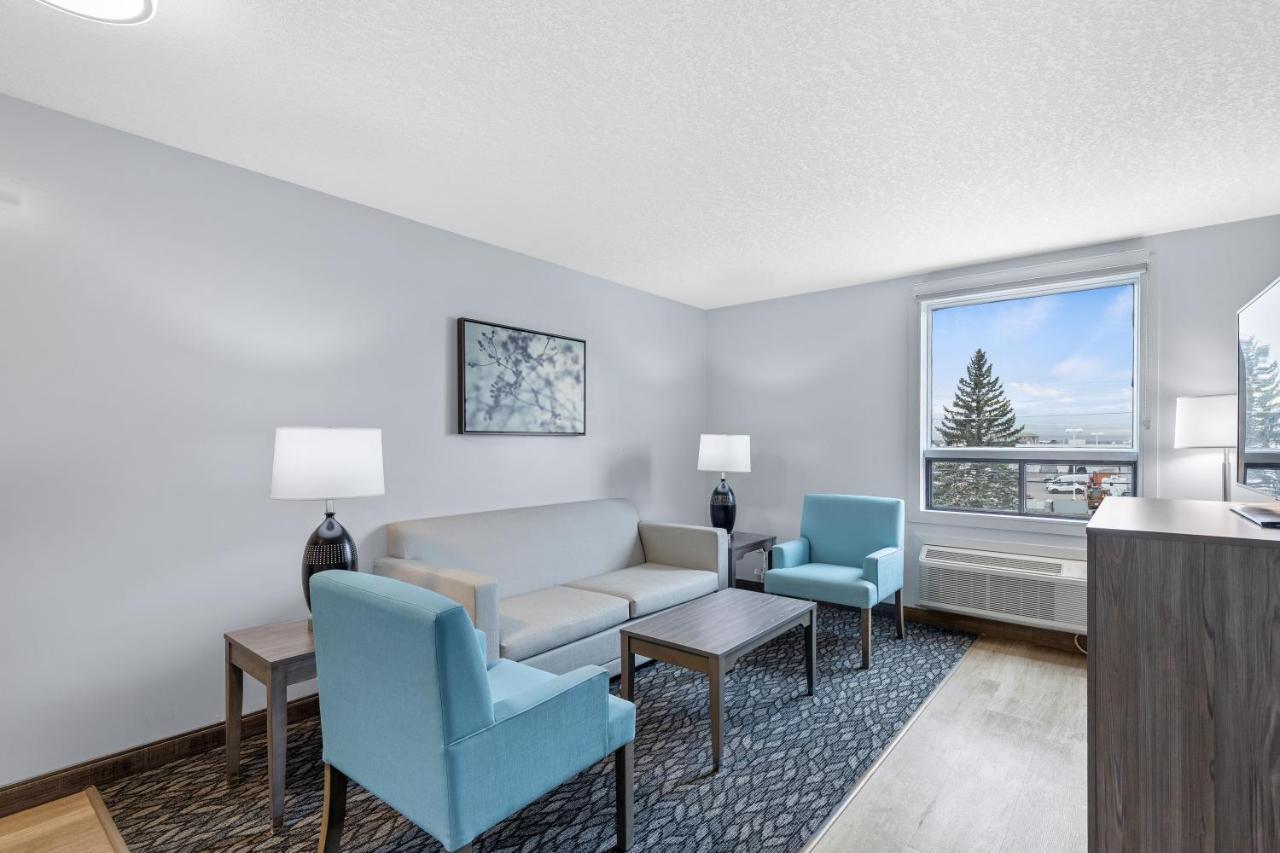 Emerald Hotel & Suites Calgary Airport Extérieur photo