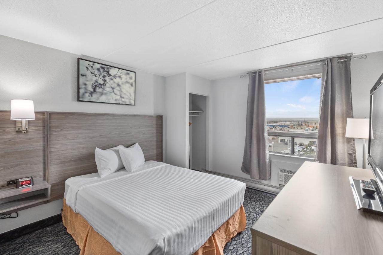 Emerald Hotel & Suites Calgary Airport Extérieur photo