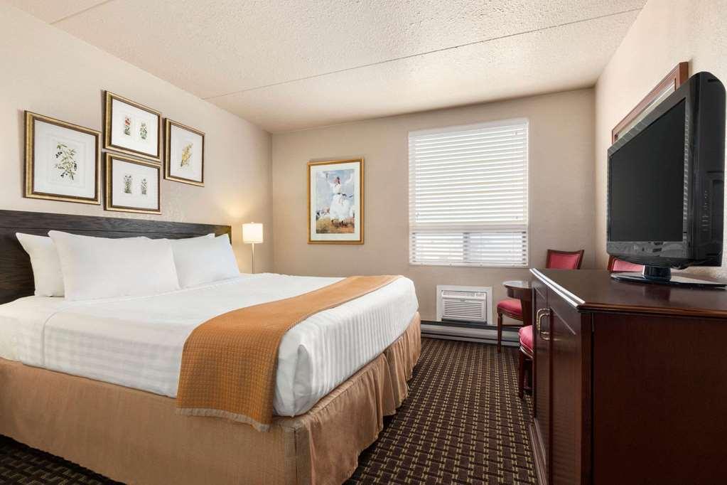 Emerald Hotel & Suites Calgary Airport Extérieur photo