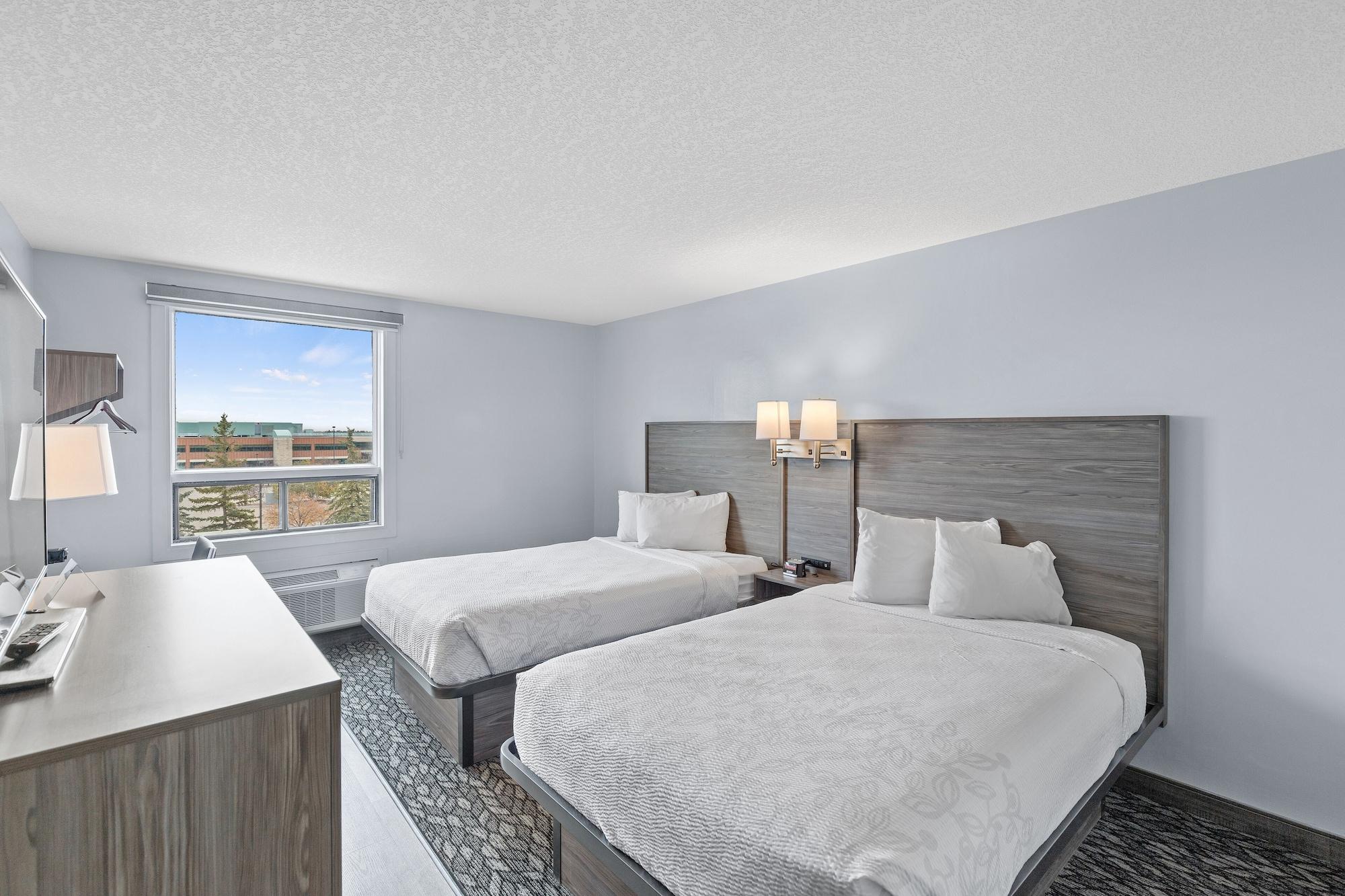 Emerald Hotel & Suites Calgary Airport Extérieur photo