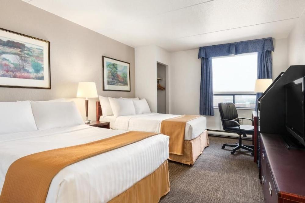 Emerald Hotel & Suites Calgary Airport Extérieur photo