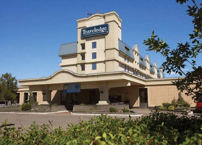 Emerald Hotel & Suites Calgary Airport Extérieur photo