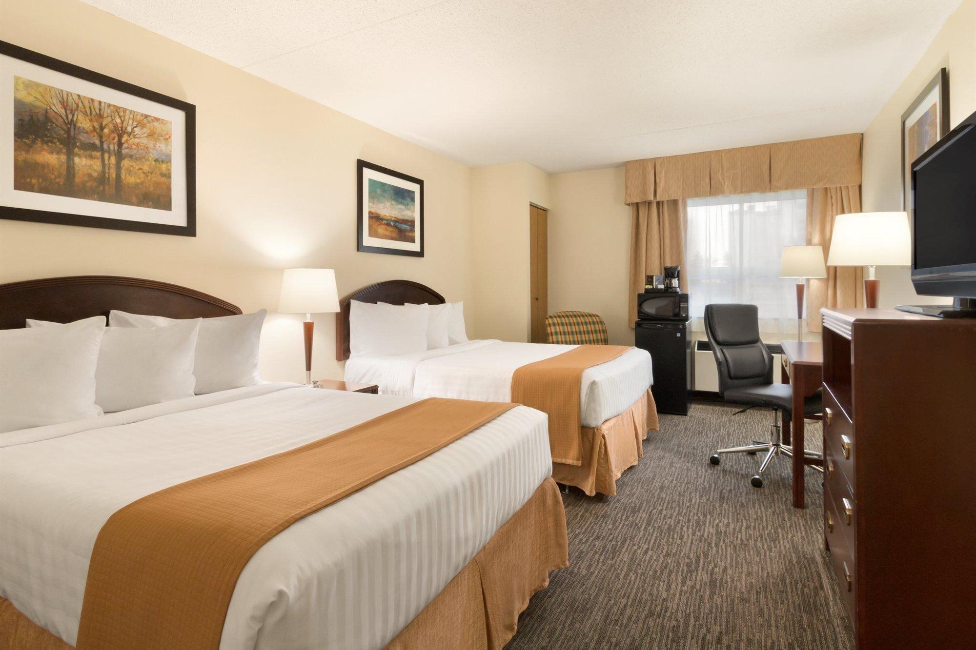 Emerald Hotel & Suites Calgary Airport Extérieur photo